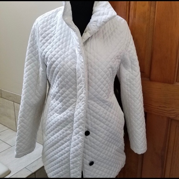 Burberry Quilted Jacket with Fleece Lining - Picture 2 of 5